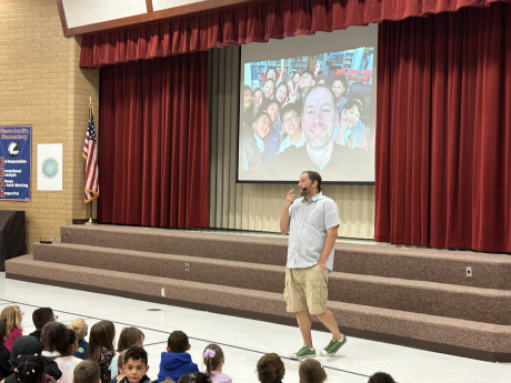 Brandon Mull talking to students 