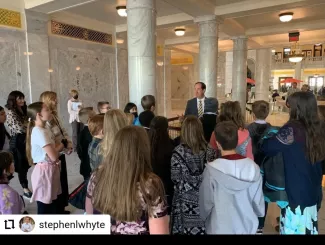5th Graders getting a tour of the State Capital.